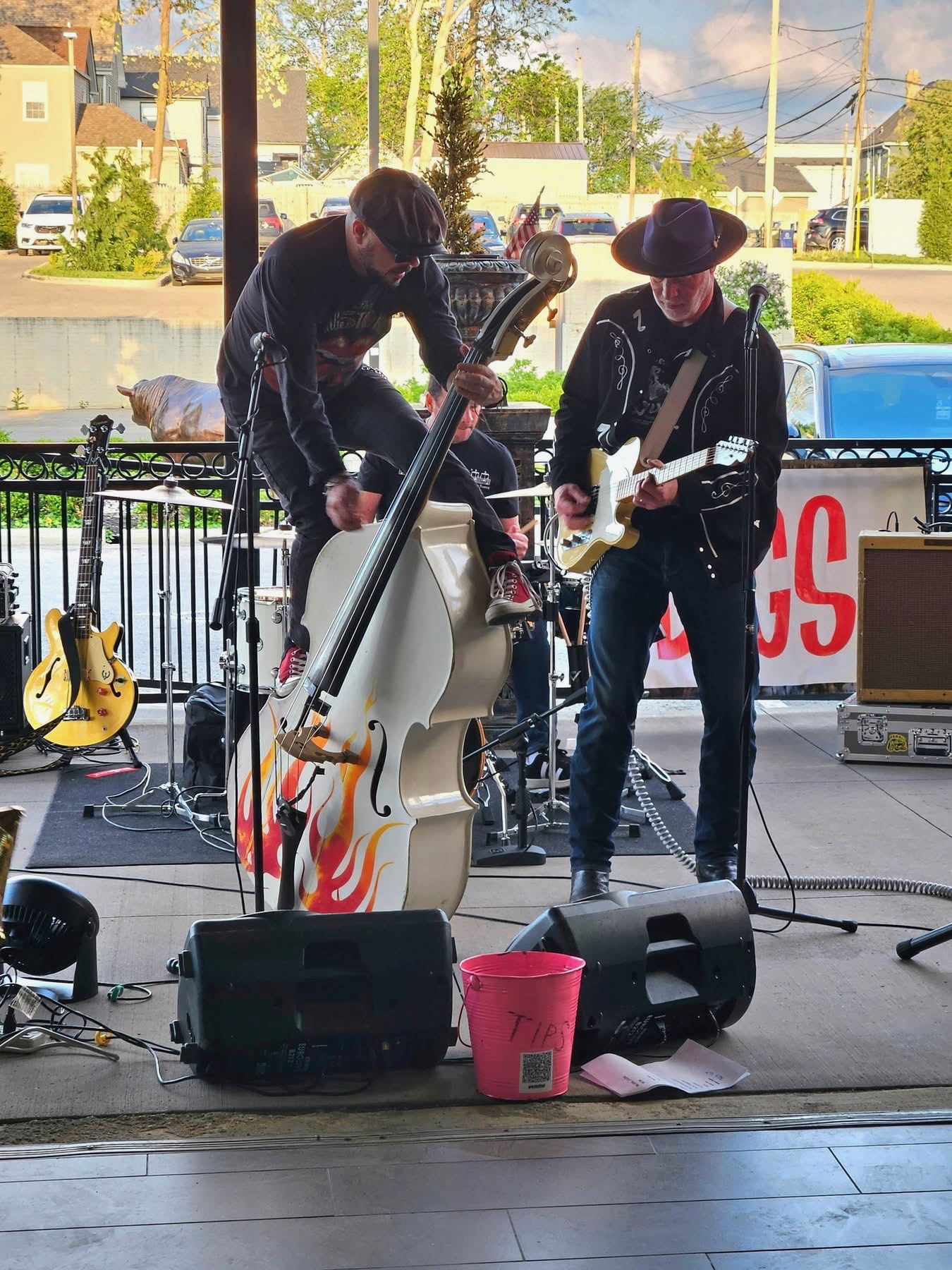The Digs upright bass and guitar performance